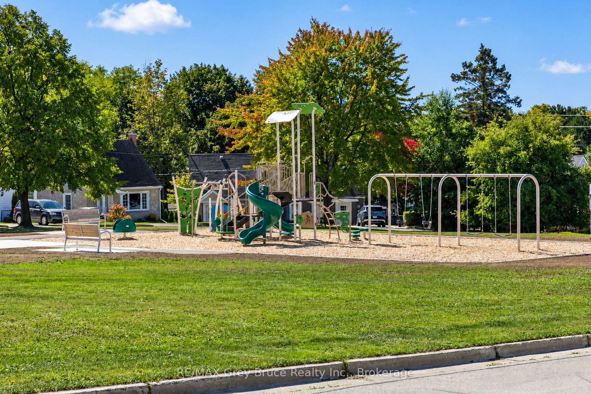 Photo 41 of 740 5th Street E, Owen Sound — HOMEH