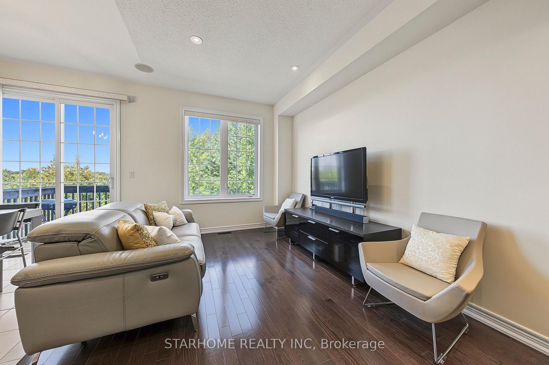 Photo 13 of 14 Valliere Drive, Markham, Berczy — HOMEH