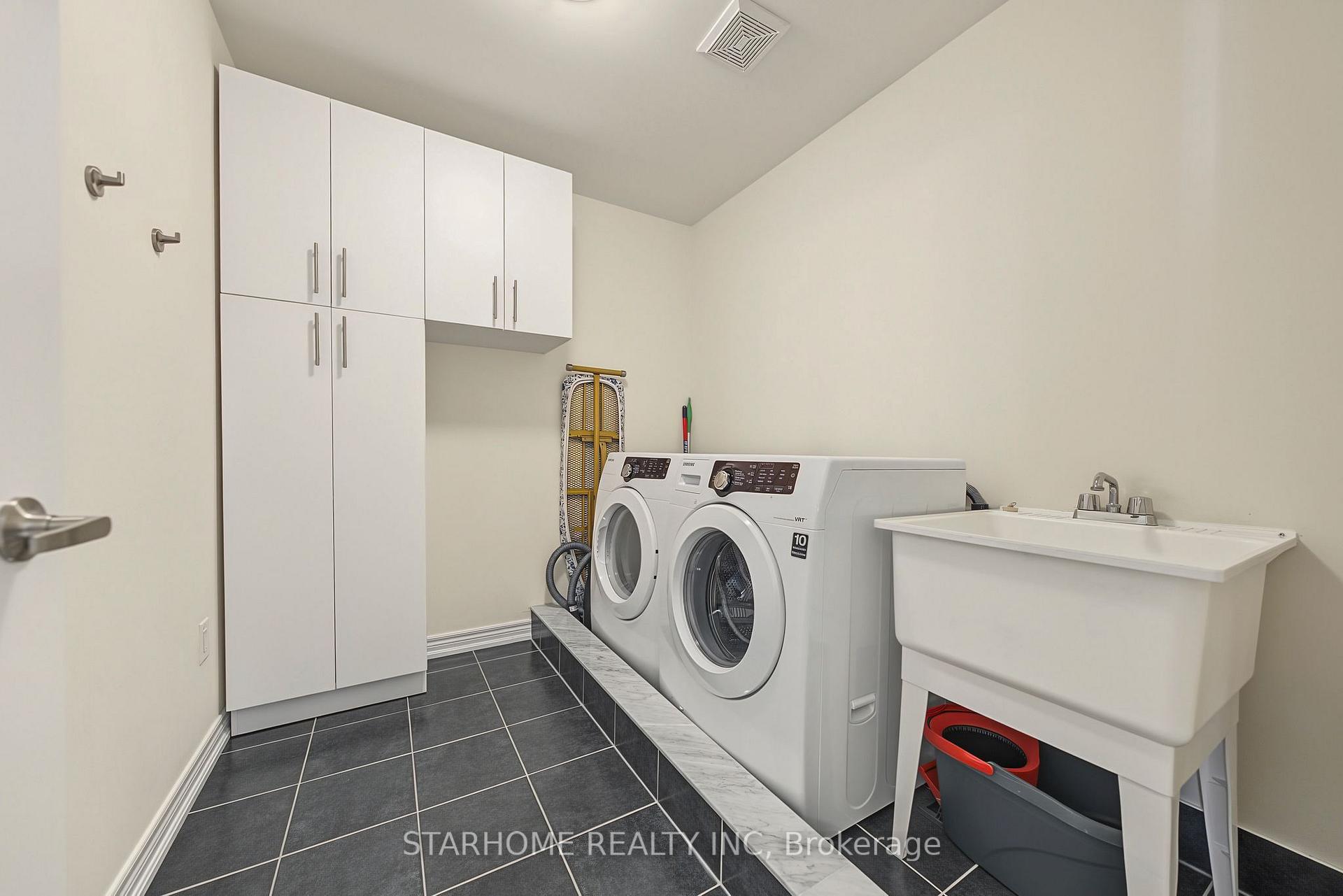 Photo 32 of 14 Valliere Drive, Markham, Berczy — HOMEH