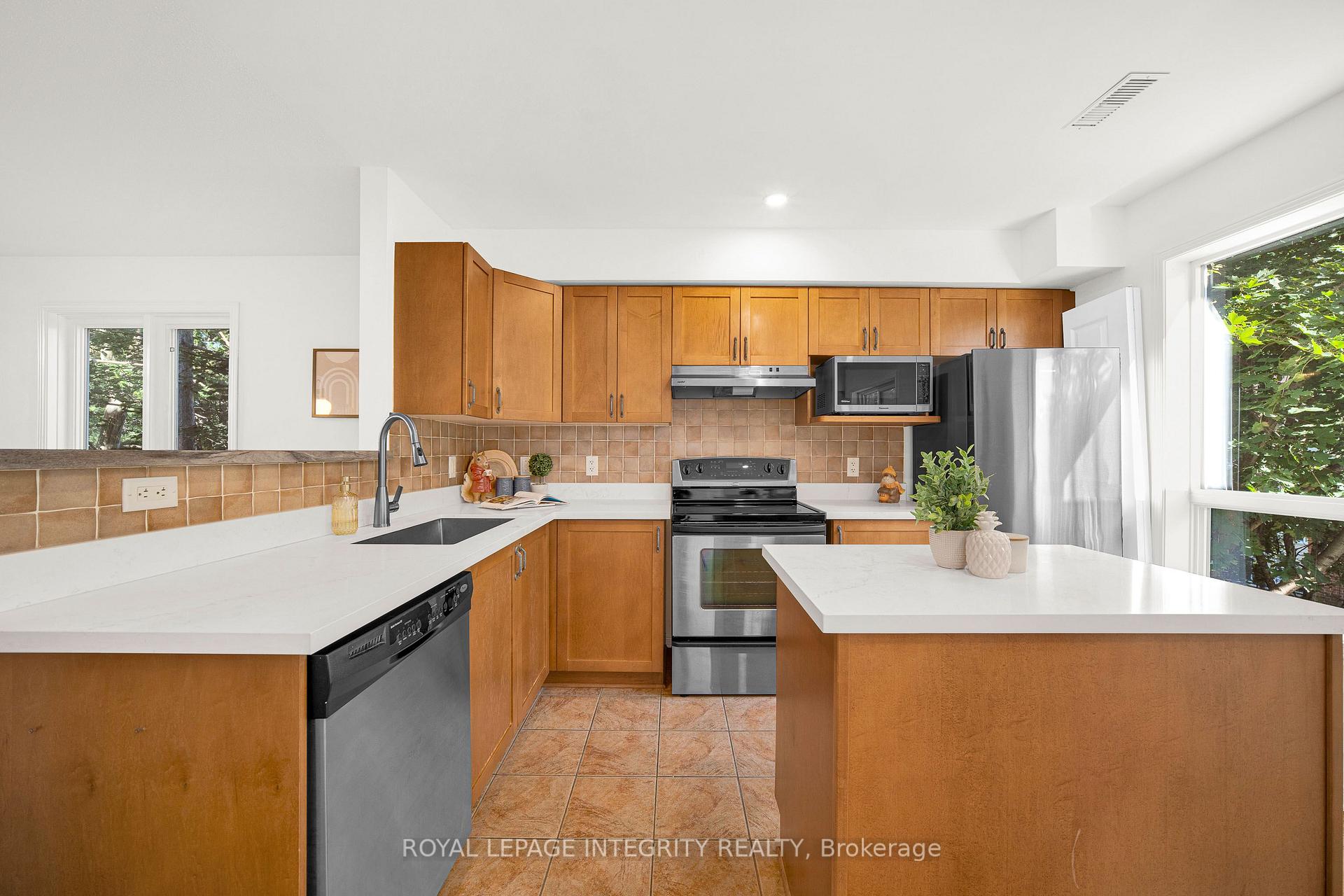 Photo 21 of Unit 20, 376 Wiffen Private, Ottawa, Westcliffe Estates — HOMEH