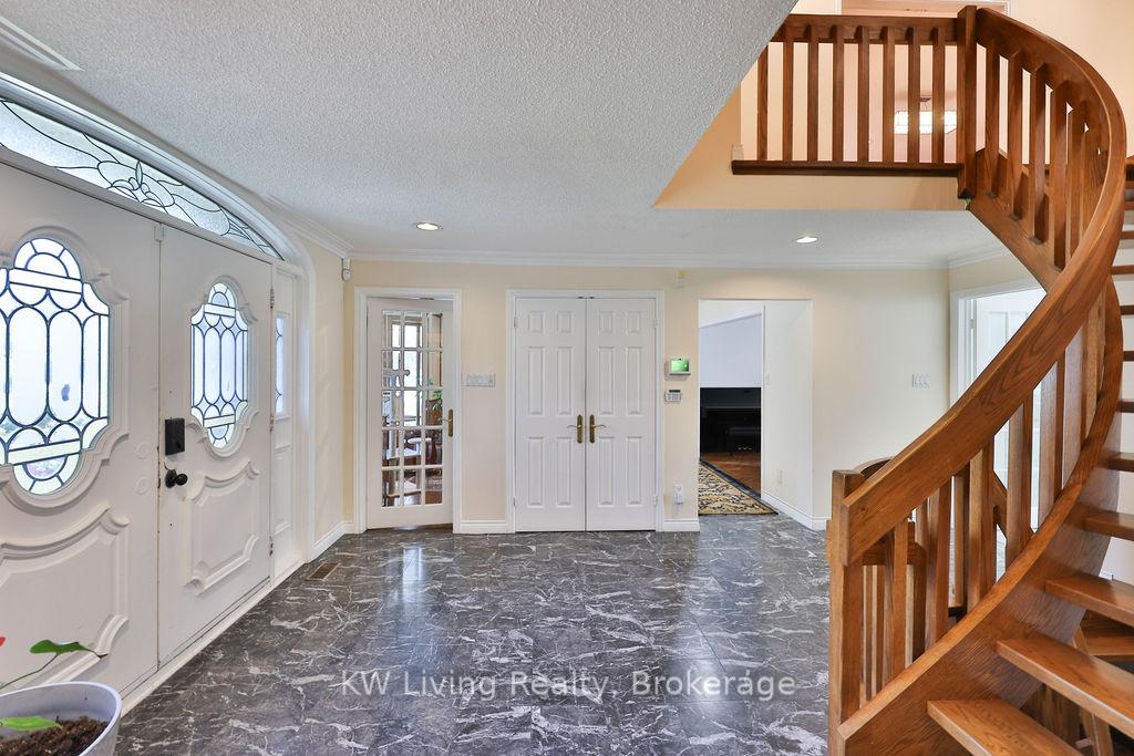 Photo 5 of 1070 Geran Crescent, Mississauga, Sheridan — HOMEH