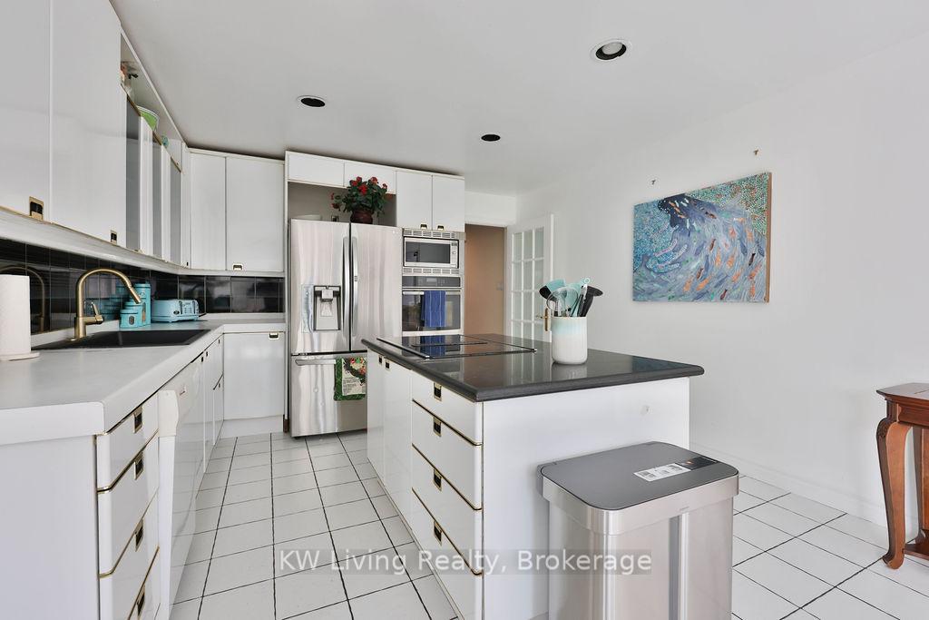 Photo 15 of 1070 Geran Crescent, Mississauga, Sheridan — HOMEH
