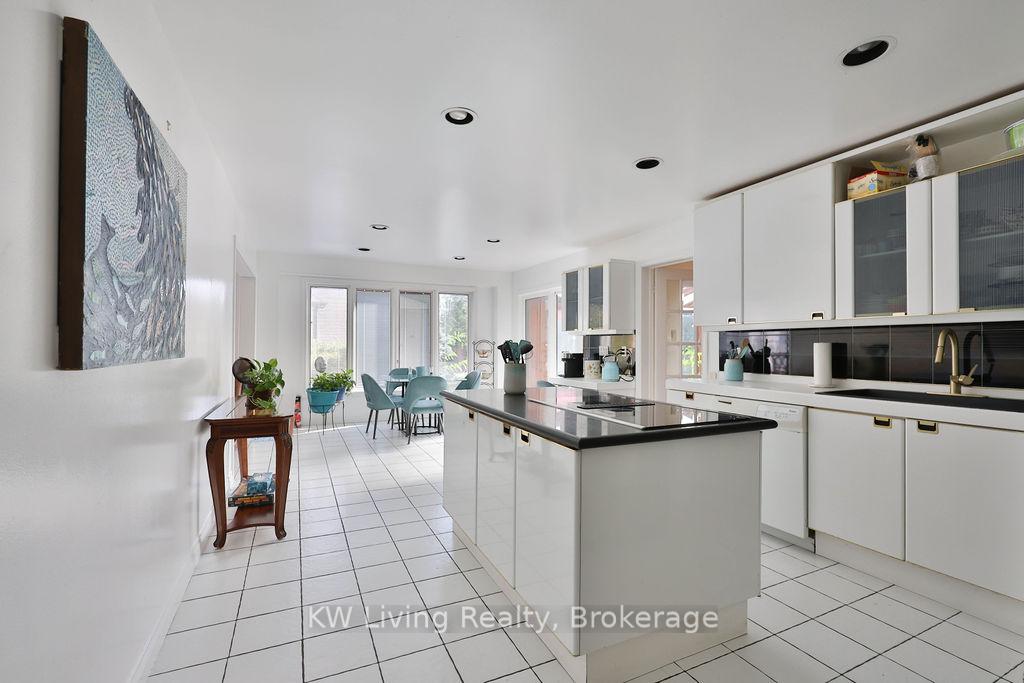 Photo 16 of 1070 Geran Crescent, Mississauga, Sheridan — HOMEH