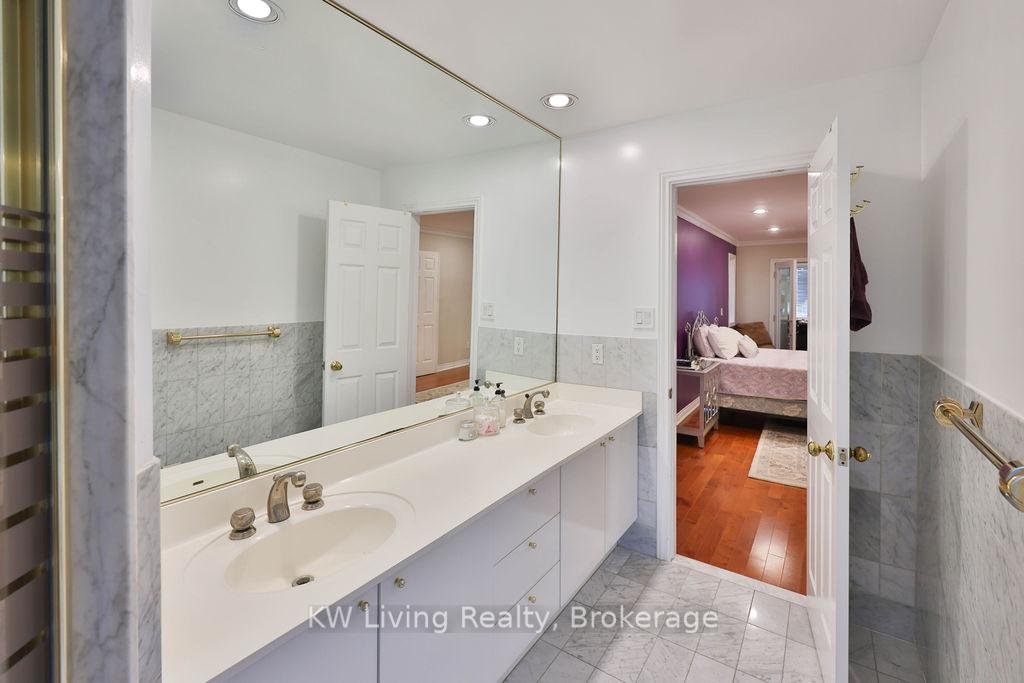 Photo 24 of 1070 Geran Crescent, Mississauga, Sheridan — HOMEH