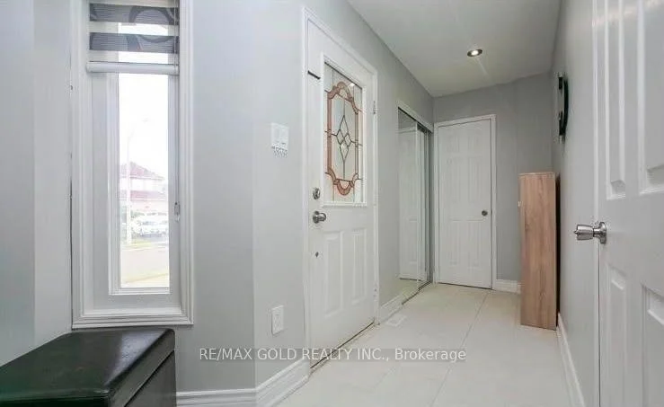 Photo 10 of 95 Lent Crescent, Brampton, Fletcher's West — HOMEH