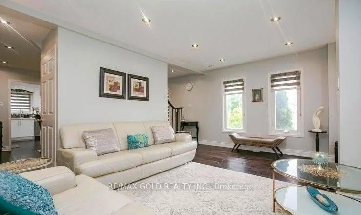 Photo 16 of 95 Lent Crescent, Brampton, Fletcher's West — HOMEH