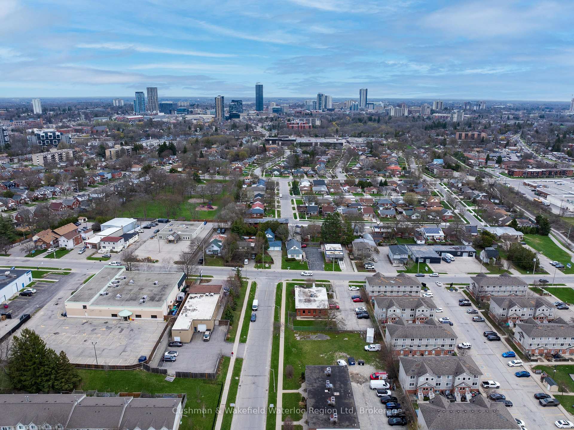 Photo 1 of 284 Lawrence Avenue, Kitchener, Cherry Hill — HOMEH