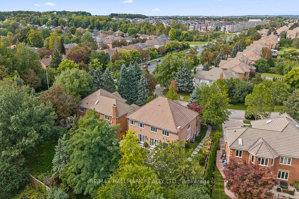 Photo 3 of 18 Ardmore Crescent, Richmond Hill, Bayview Hill — HOMEH
