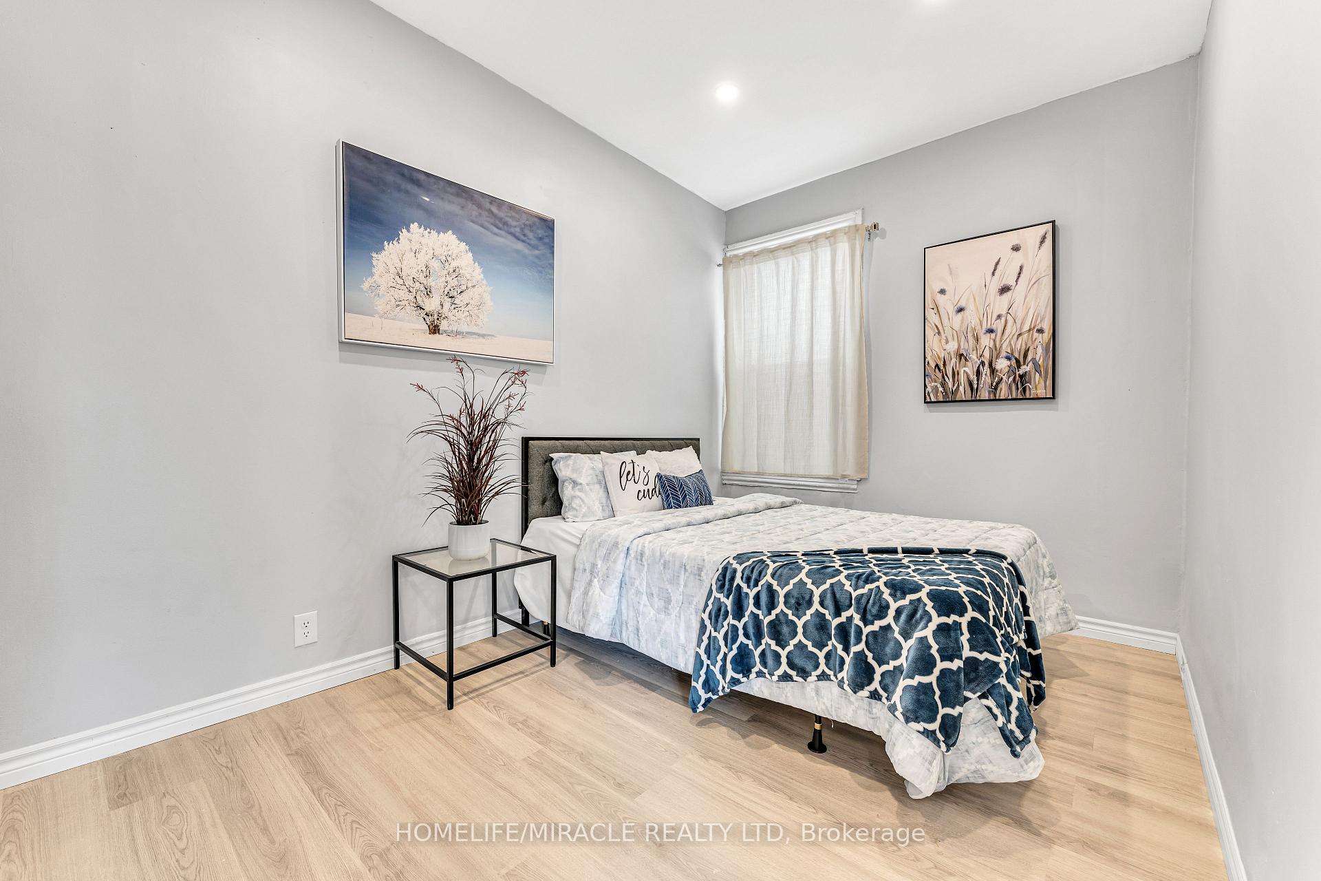 Photo 3 of 101 Emerald Street N, Hamilton, Landsdale — HOMEH