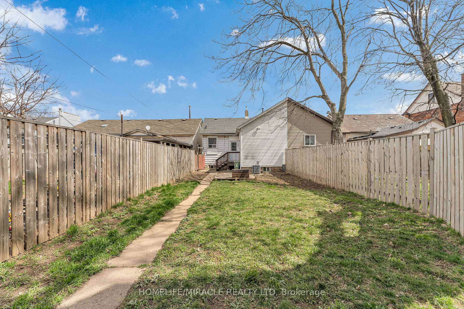 Photo 8 of 101 Emerald Street N, Hamilton, Landsdale — HOMEH