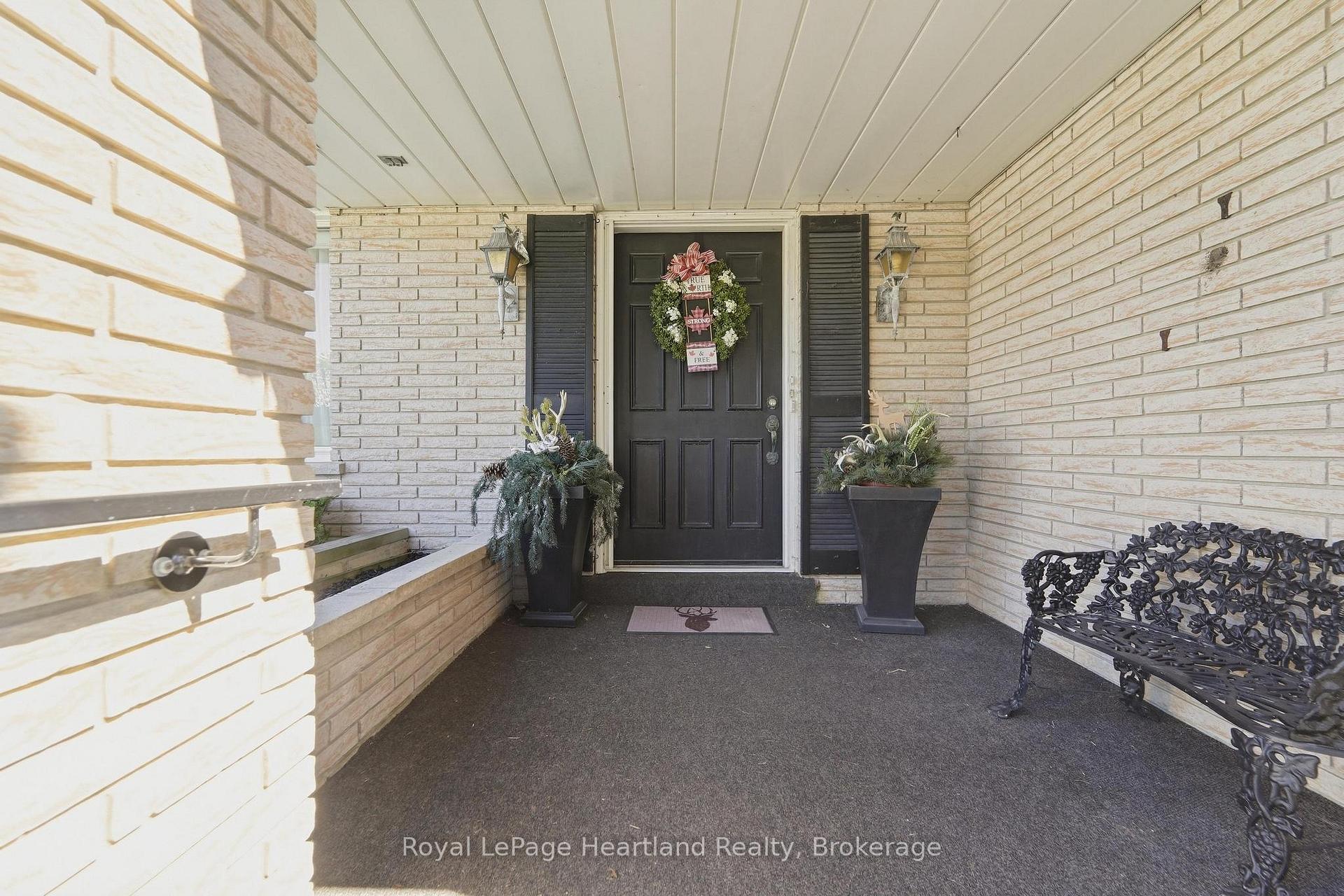 Photo 3 of 283 Albert Street, Central Huron, Clinton — HOMEH