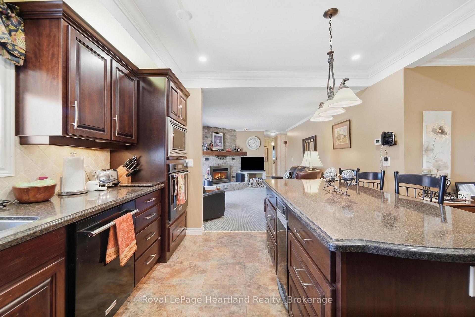 Photo 10 of 283 Albert Street, Central Huron, Clinton — HOMEH