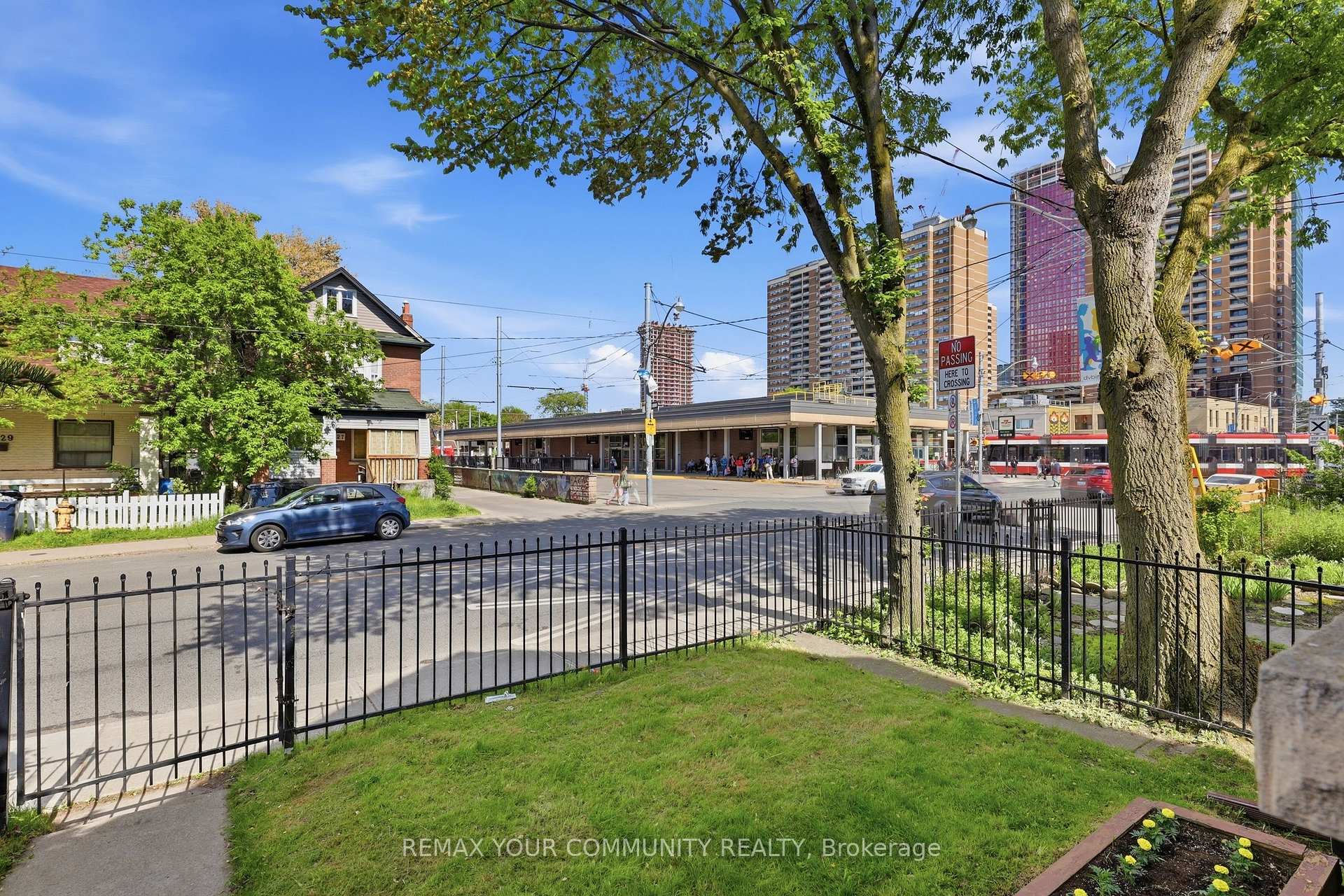 Photo 3 of 330 Main Street, Toronto, East End-Danforth — HOMEH