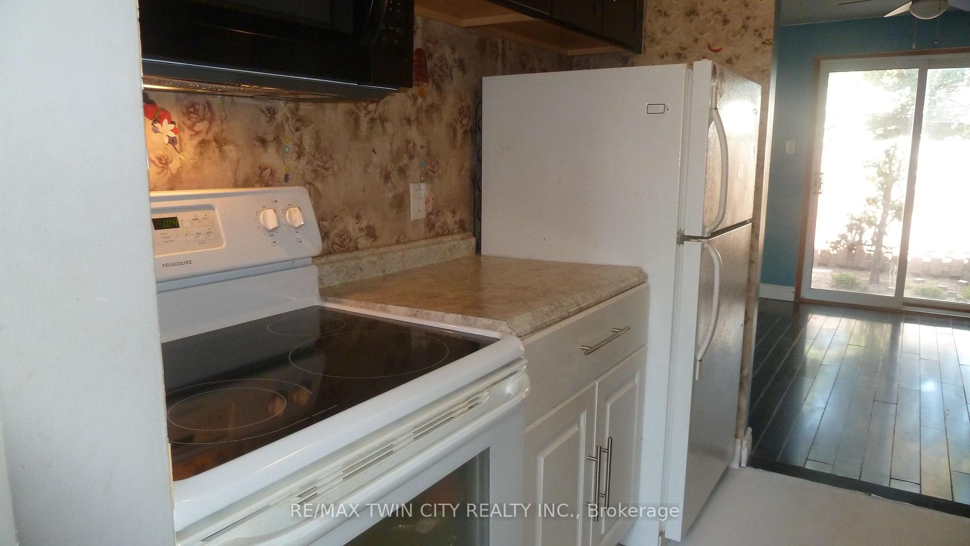 Photo 6 of Unit 4, 647 Albert Street, Waterloo, Lakeshore Village — HOMEH