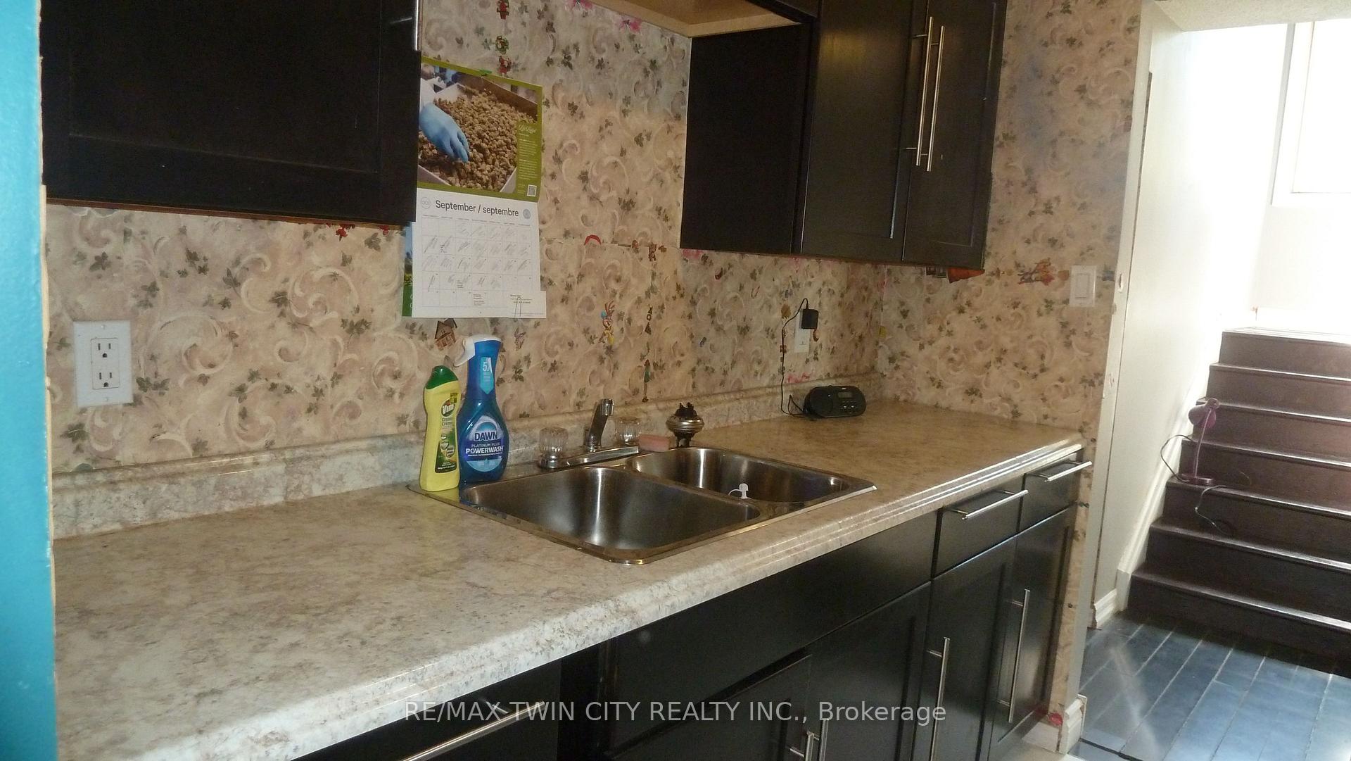 Photo 7 of Unit 4, 647 Albert Street, Waterloo, Lakeshore Village — HOMEH