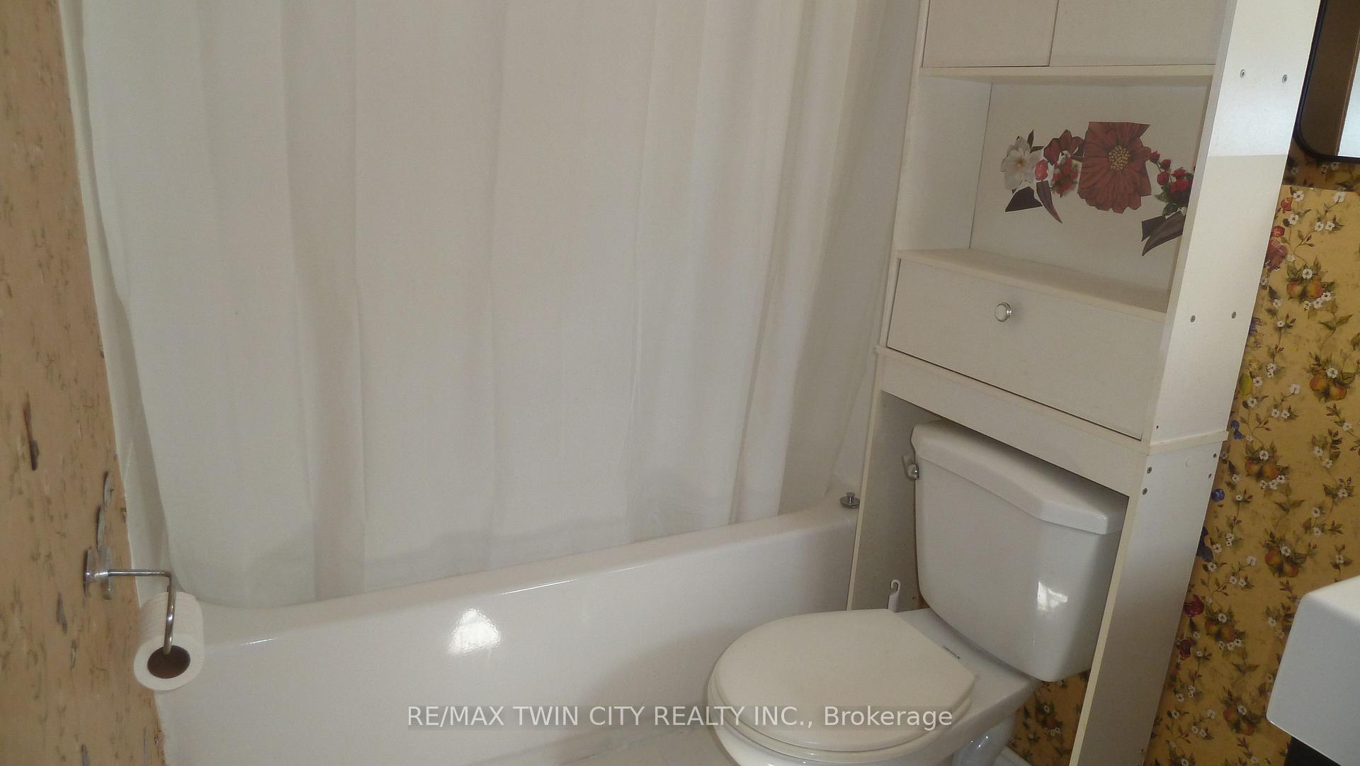 Photo 25 of Unit 4, 647 Albert Street, Waterloo, Lakeshore Village — HOMEH