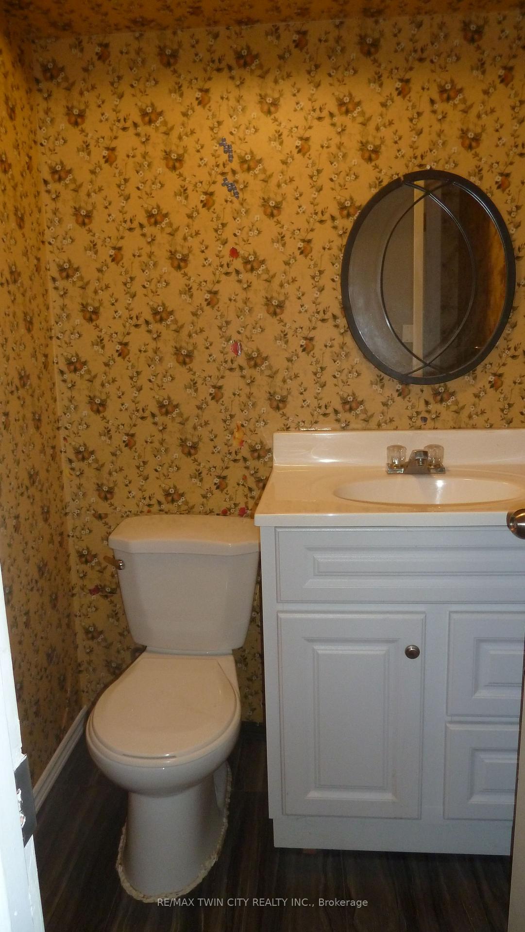 Photo 34 of Unit 4, 647 Albert Street, Waterloo, Lakeshore Village — HOMEH