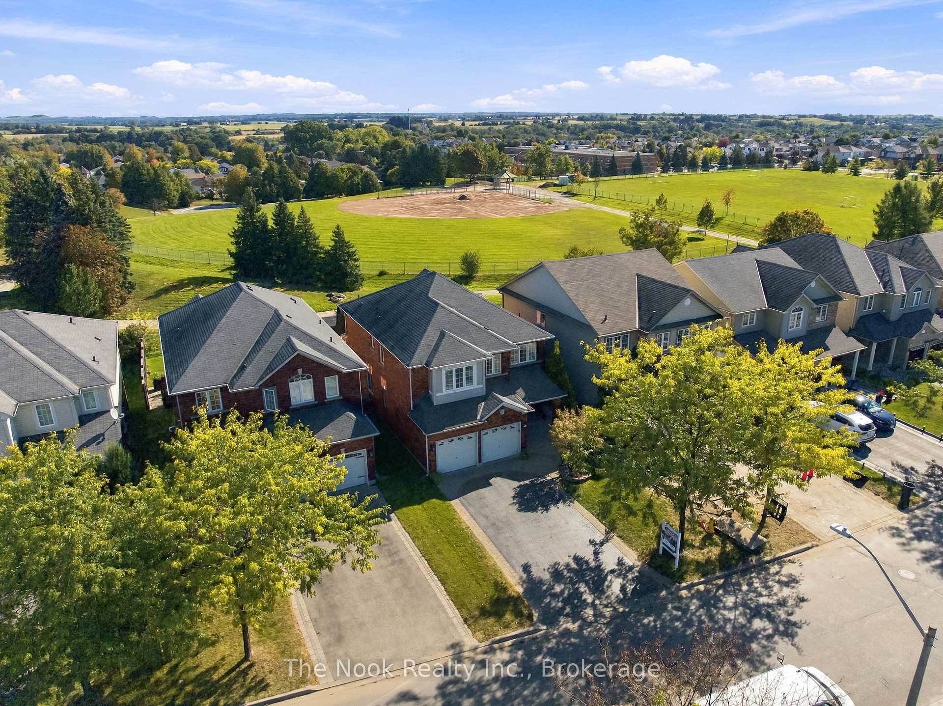 Photo 2 of 37 Swindells Street, Clarington, Bowmanville — HOMEH