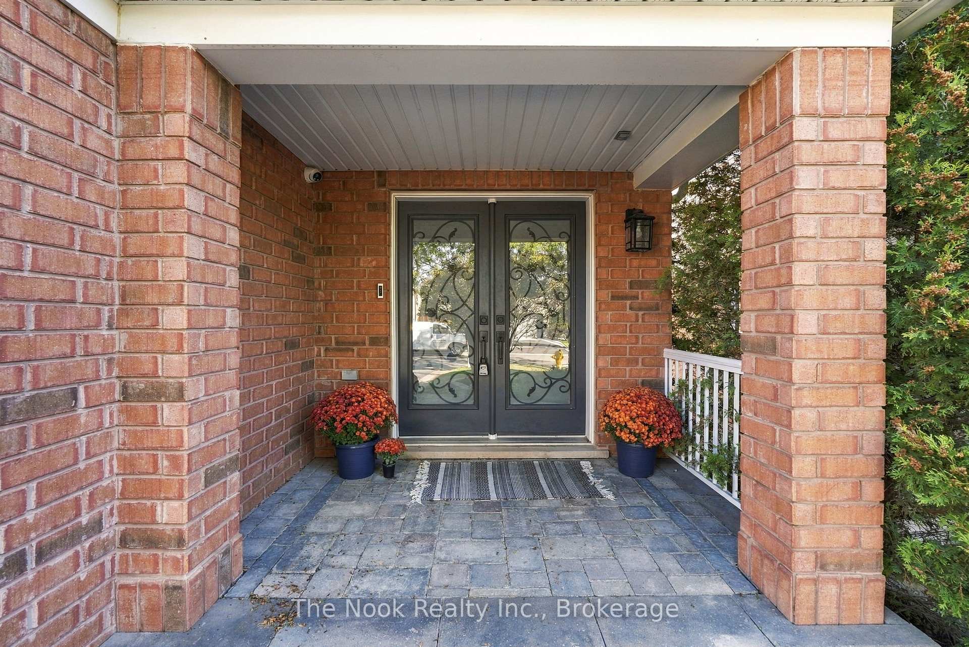 Photo 4 of 37 Swindells Street, Clarington, Bowmanville — HOMEH