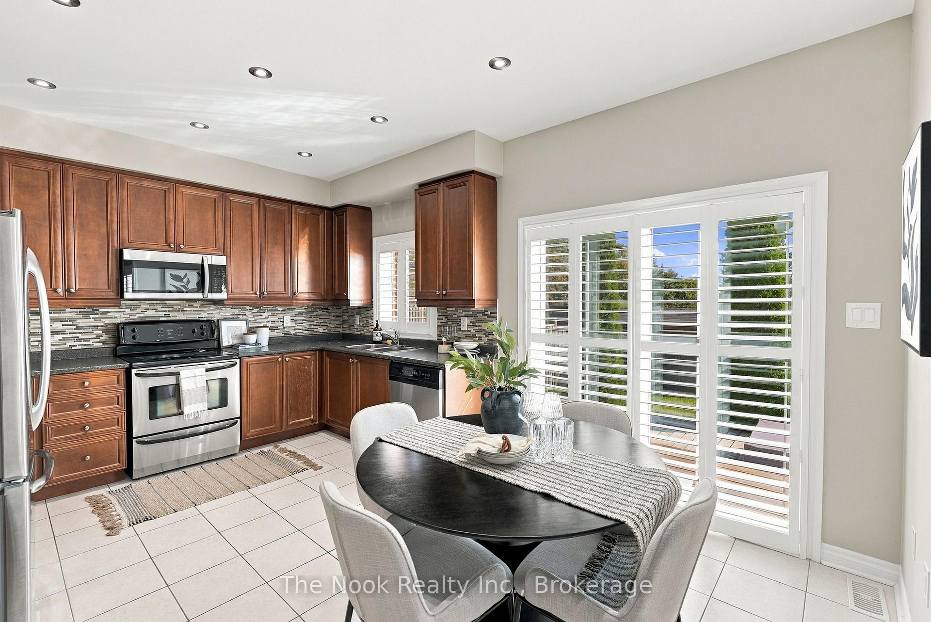Photo 10 of 37 Swindells Street, Clarington, Bowmanville — HOMEH