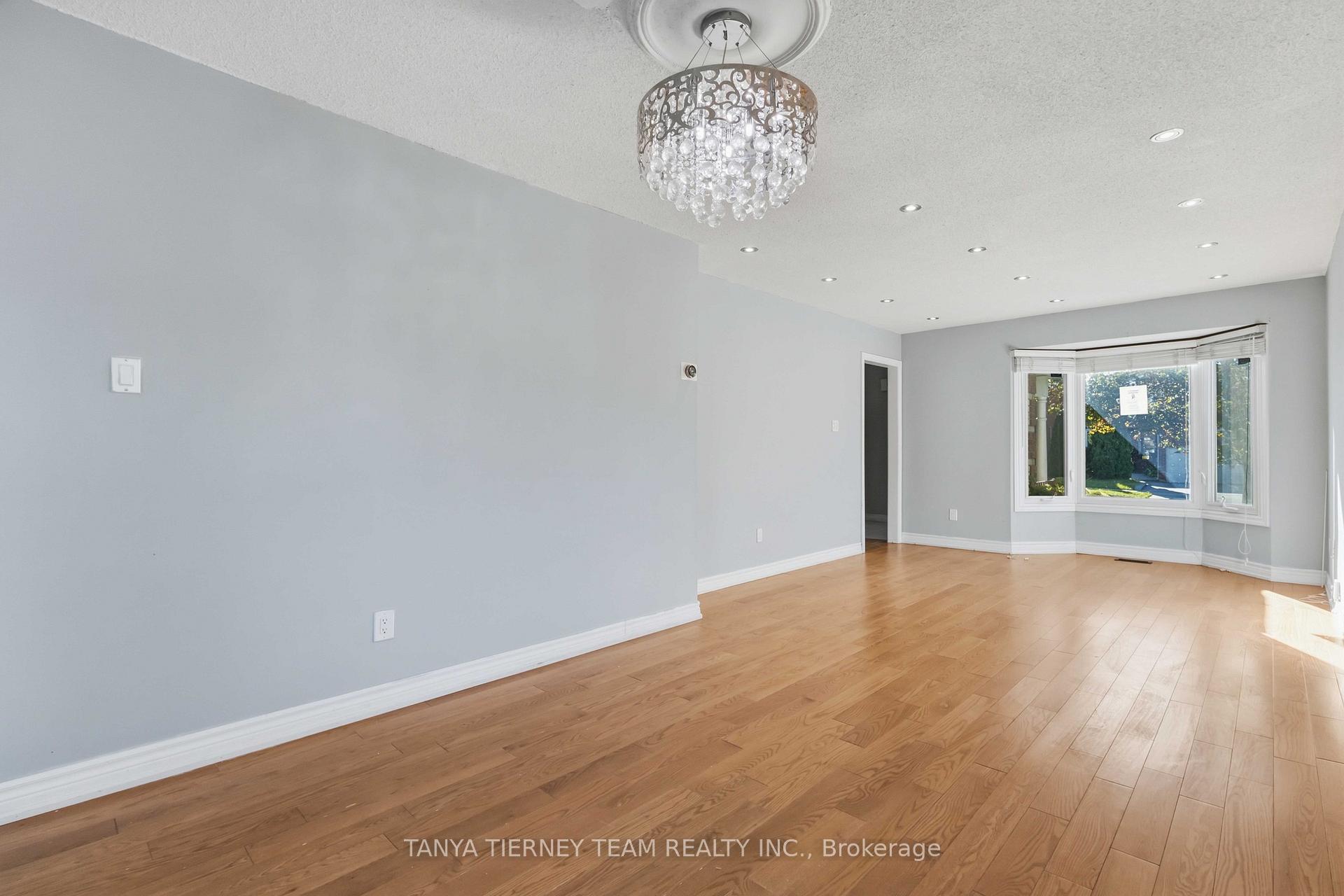 Photo 8 of 11 Hunter Drive, Ajax, Central West — HOMEH
