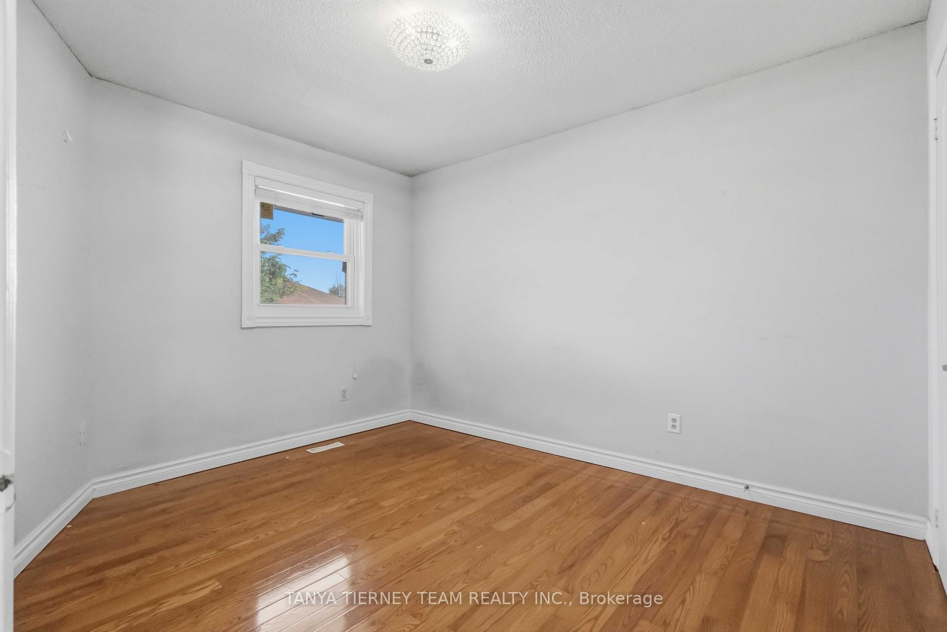 Photo 33 of 11 Hunter Drive, Ajax, Central West — HOMEH