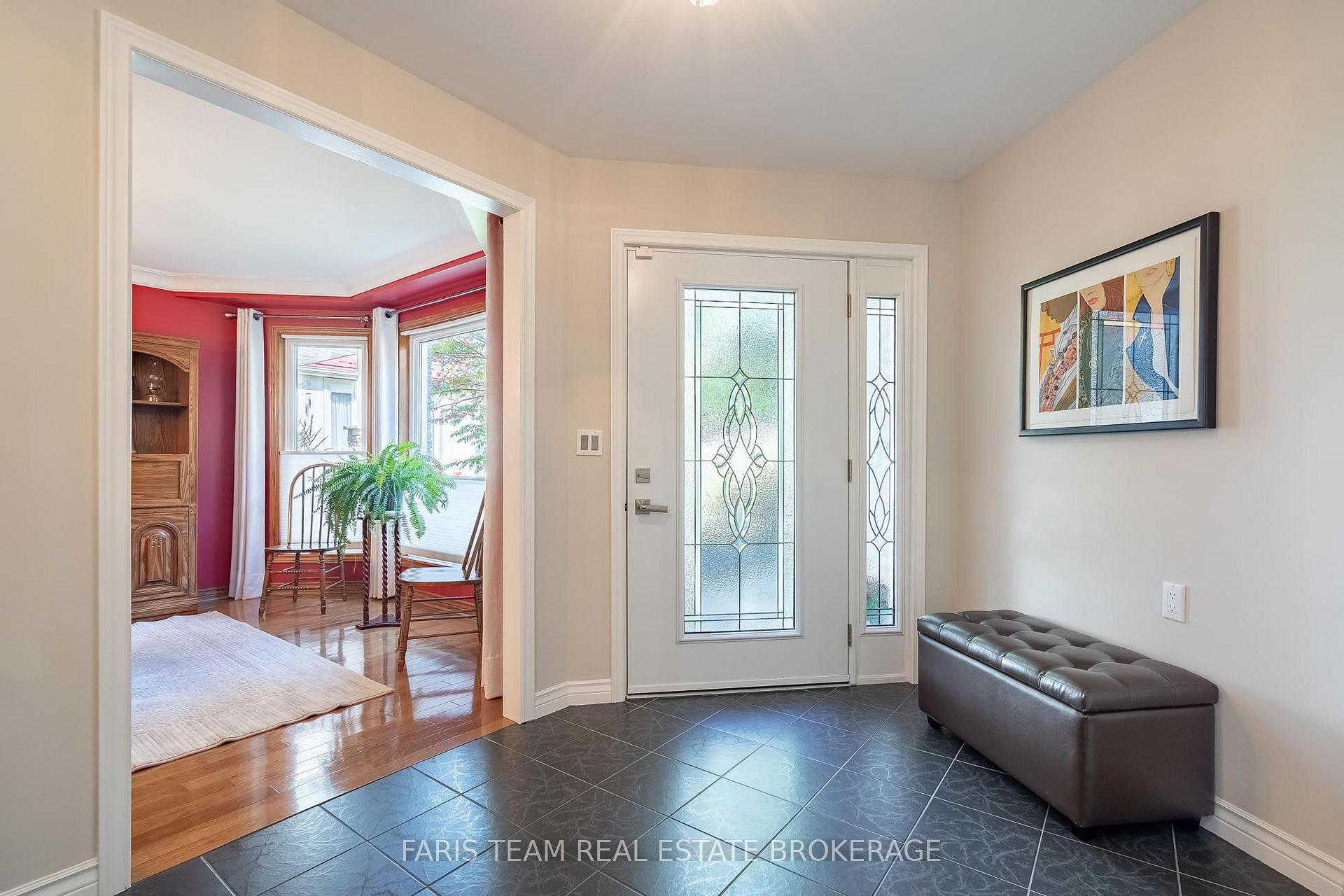 Photo 5 of 142 Nelson Street, Barrie, Grove East — HOMEH