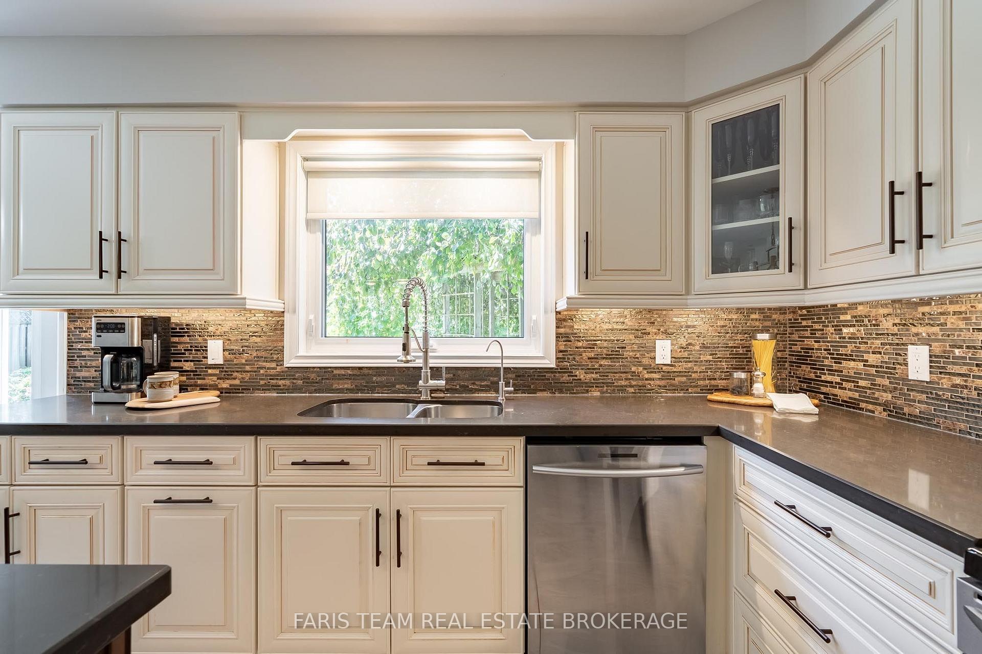 Photo 9 of 142 Nelson Street, Barrie, Grove East — HOMEH