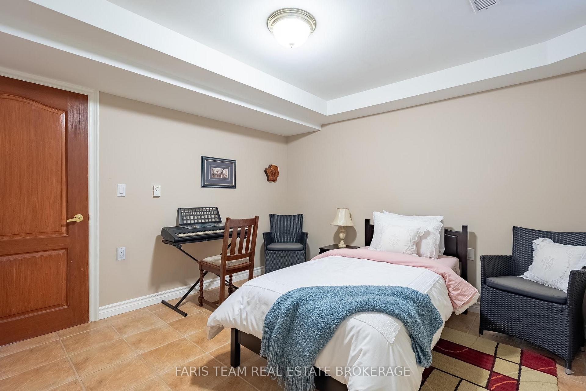 Photo 32 of 142 Nelson Street, Barrie, Grove East — HOMEH