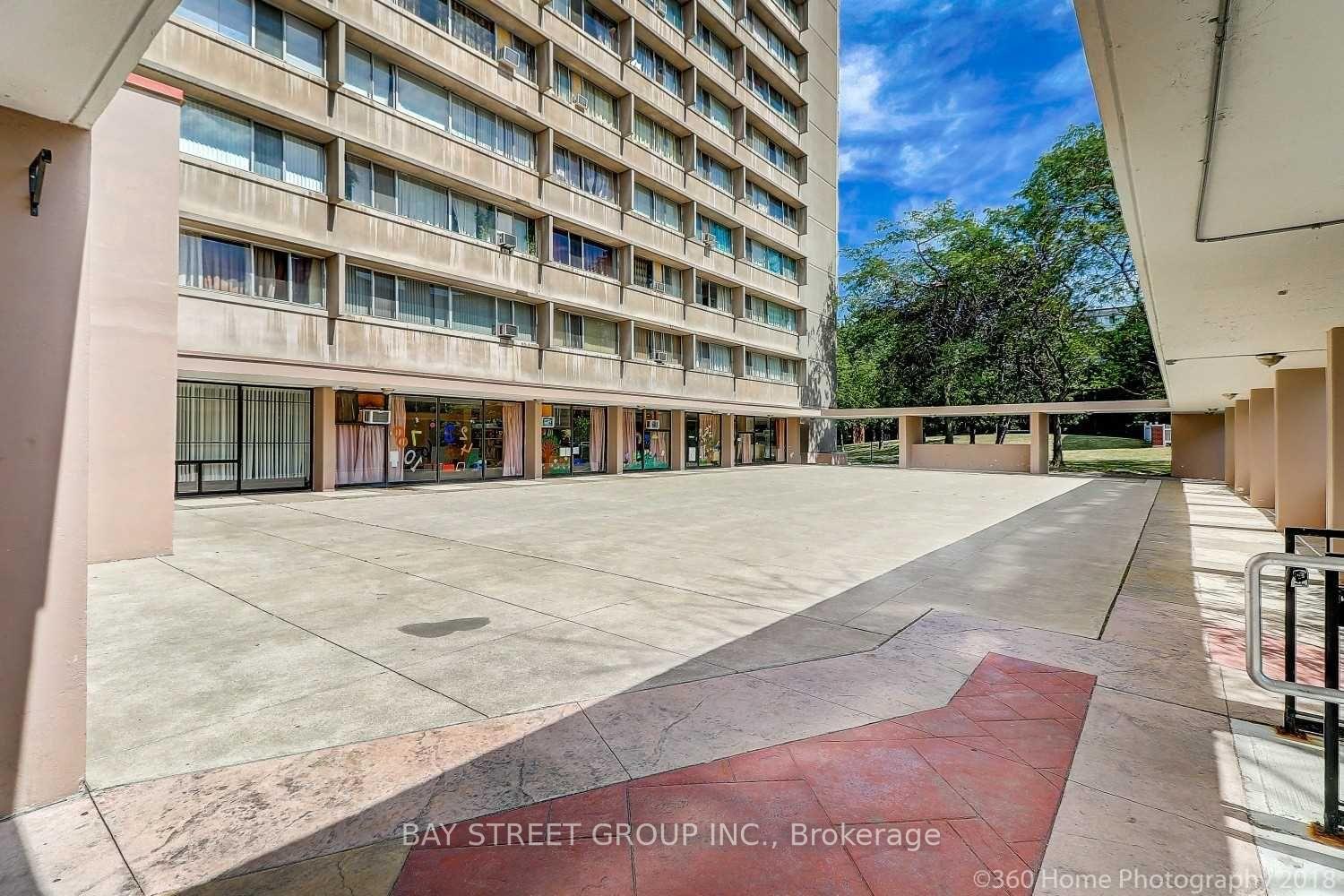 Photo of Unit 1010, 100 Leeward Glenway