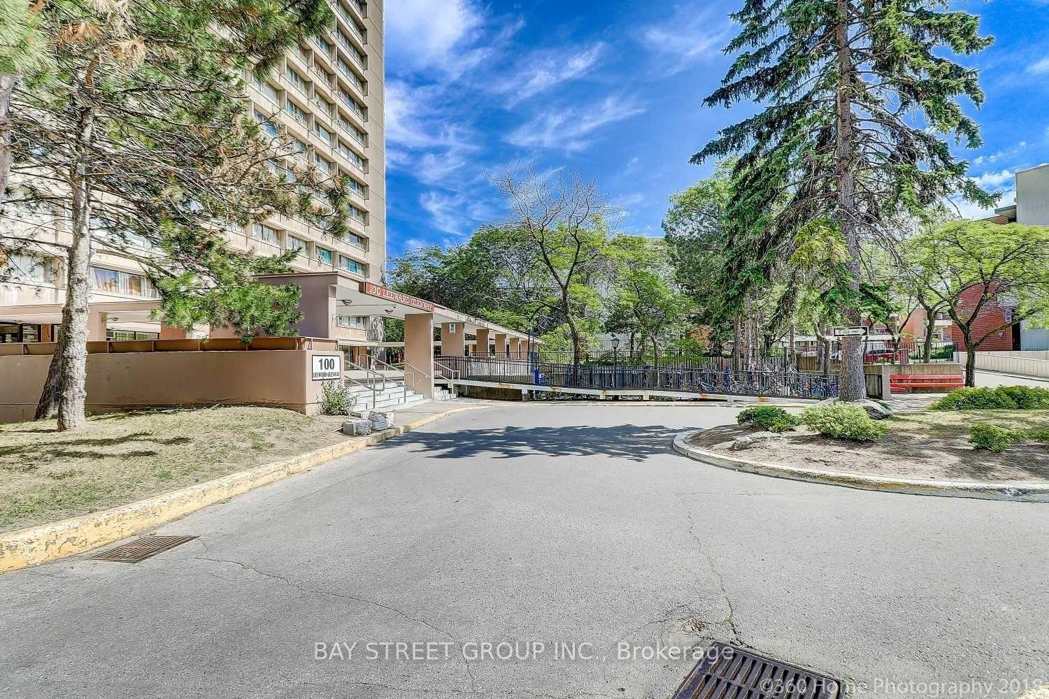 Photo 3 of Unit 1010, 100 Leeward Glenway, Toronto, Flemingdon Park — HOMEH
