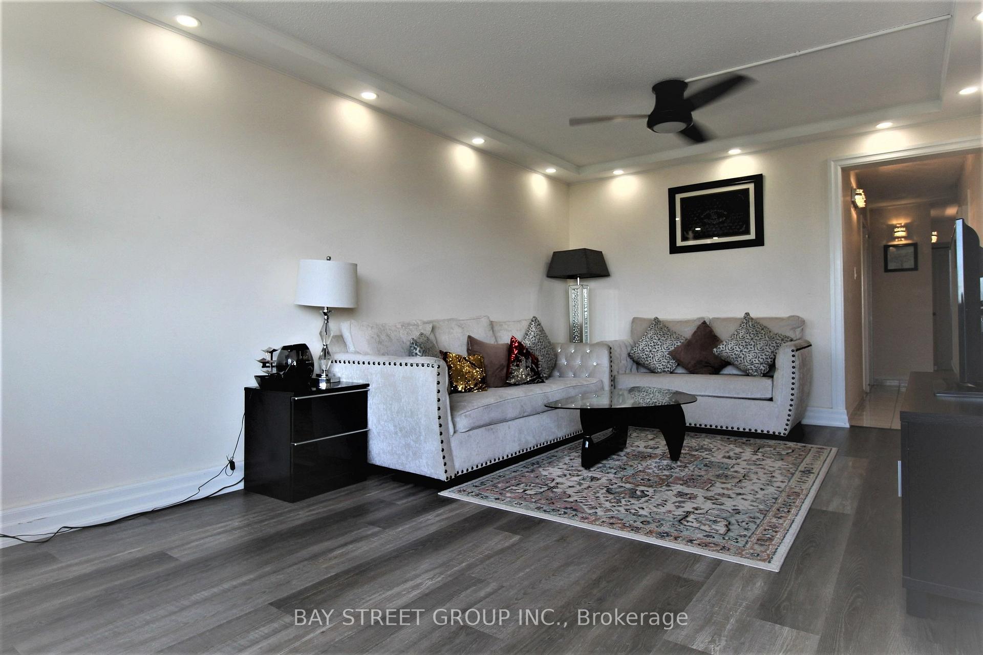 Photo 11 of Unit 1010, 100 Leeward Glenway, Toronto, Flemingdon Park — HOMEH