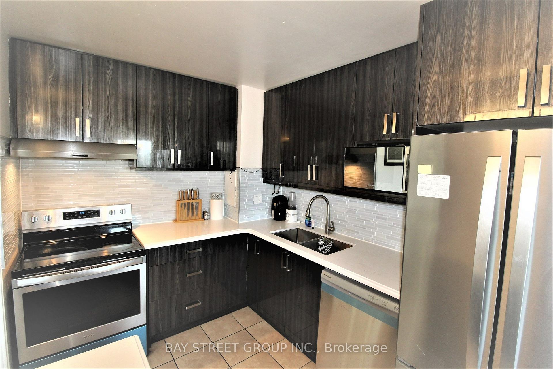 Photo 12 of Unit 1010, 100 Leeward Glenway, Toronto, Flemingdon Park — HOMEH