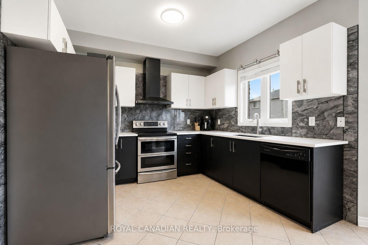 Photo 9 of 264 Country Lane, Barrie, Painswick South — HOMEH