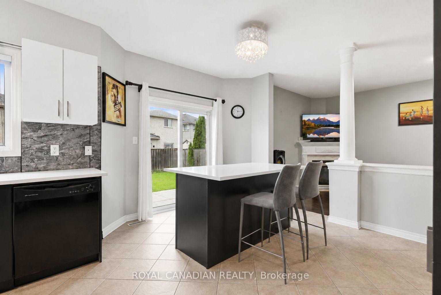 Photo 11 of 264 Country Lane, Barrie, Painswick South — HOMEH