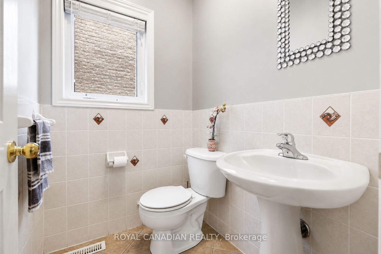 Photo 13 of 264 Country Lane, Barrie, Painswick South — HOMEH
