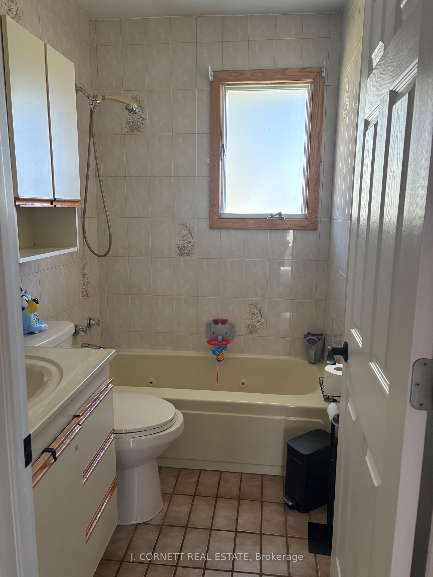 Photo 13 of 1319 Notre Dame Street, Cornwall, Cornwall — HOMEH