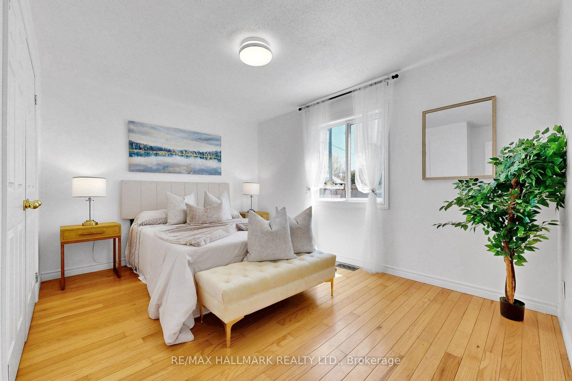Photo 8 of 941 Lake Drive N, Georgina, Historic Lakeshore Communities — HOMEH