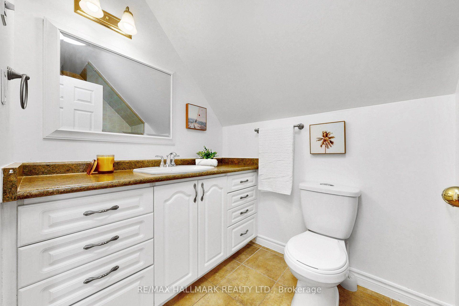 Photo 13 of 941 Lake Drive N, Georgina, Historic Lakeshore Communities — HOMEH