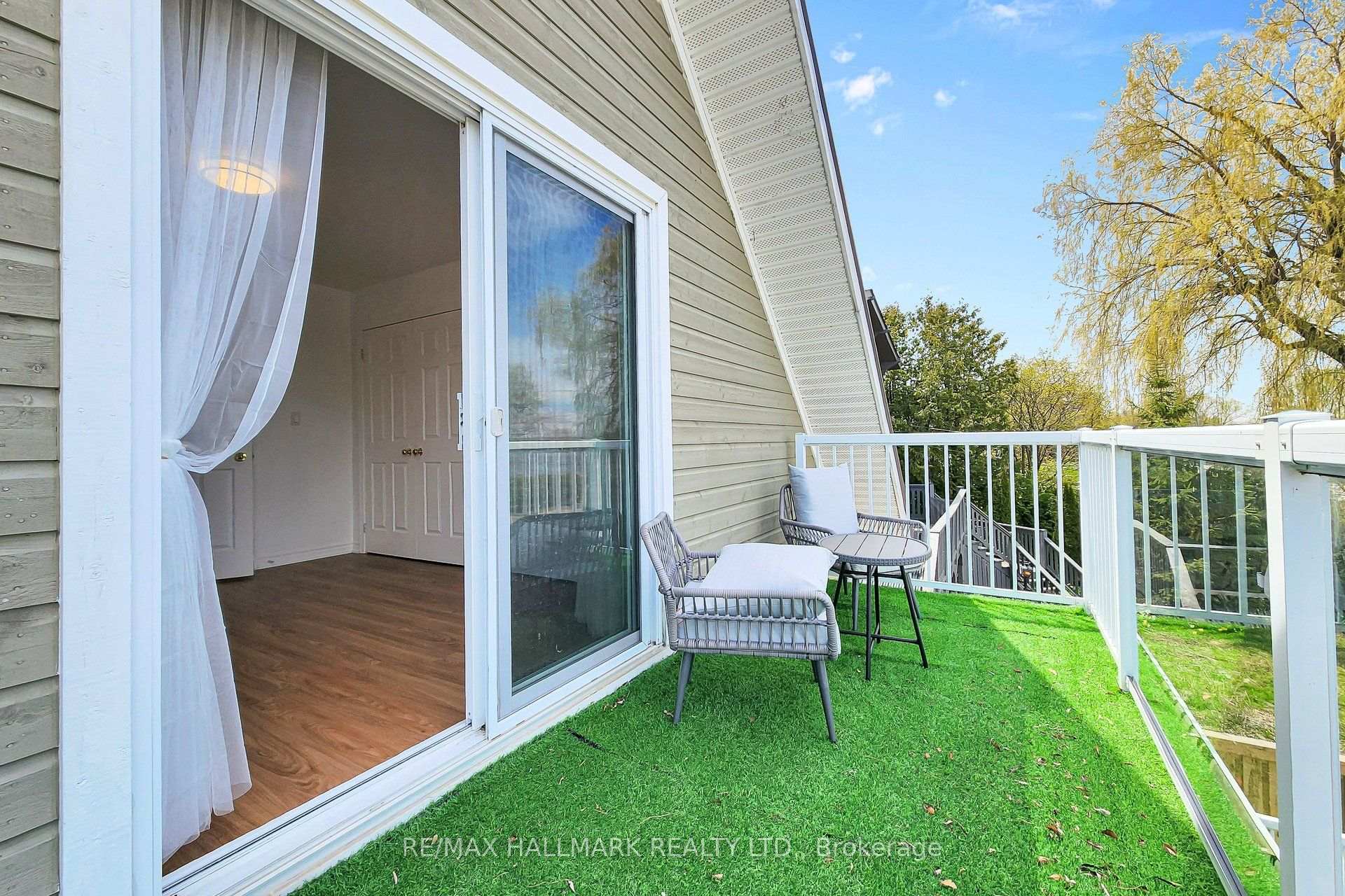Photo 17 of 941 Lake Drive N, Georgina, Historic Lakeshore Communities — HOMEH