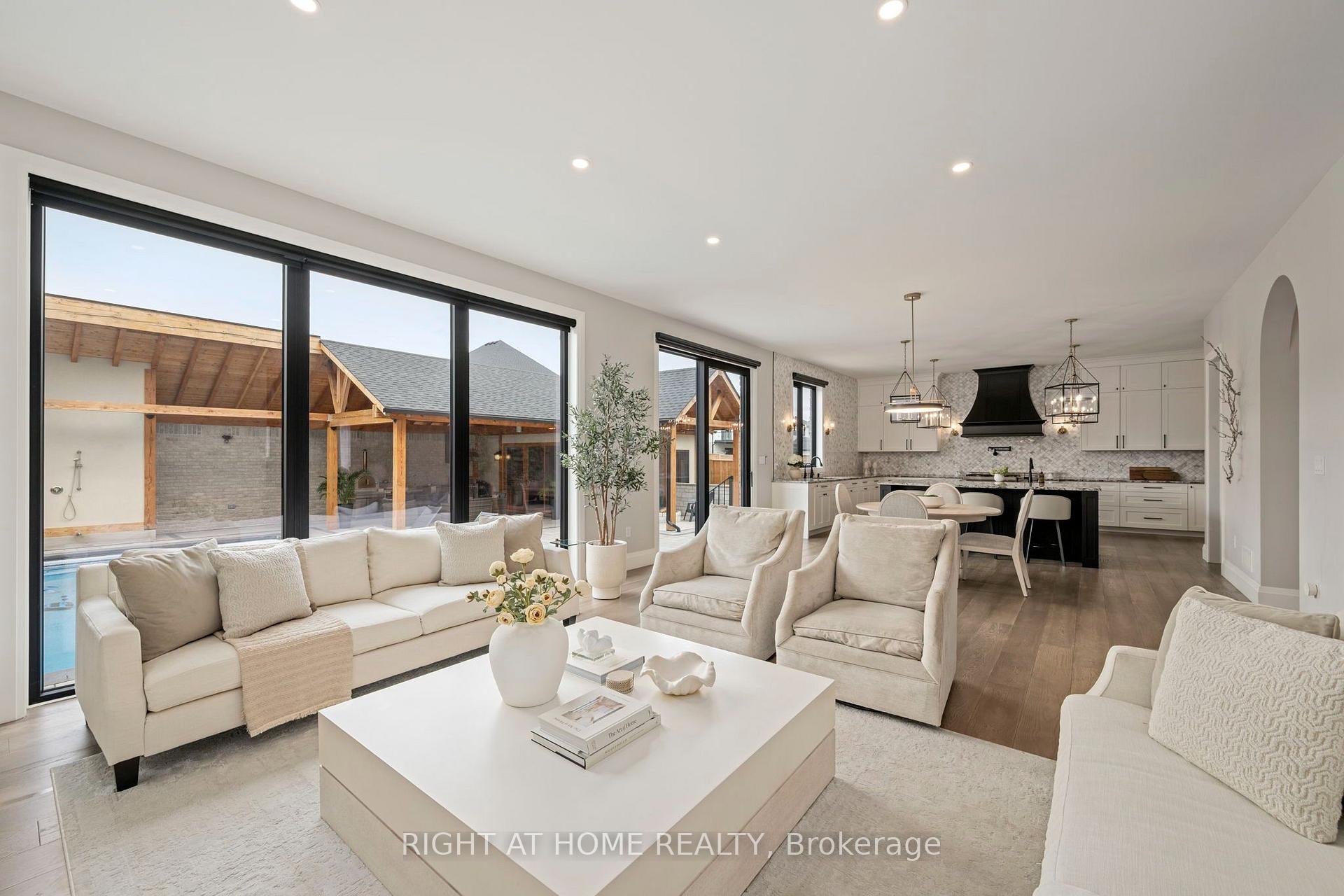 Photo 17 of 3460 Silverleaf Chase, London, South V — HOMEH