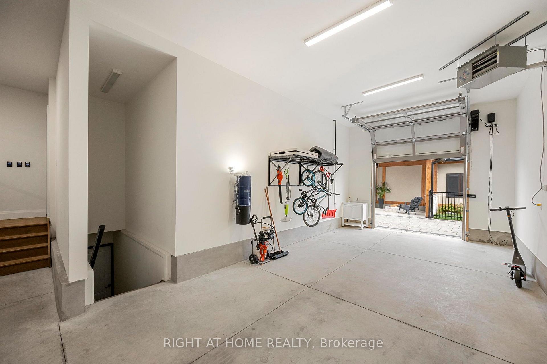 Photo 18 of 3460 Silverleaf Chase, London, South V — HOMEH