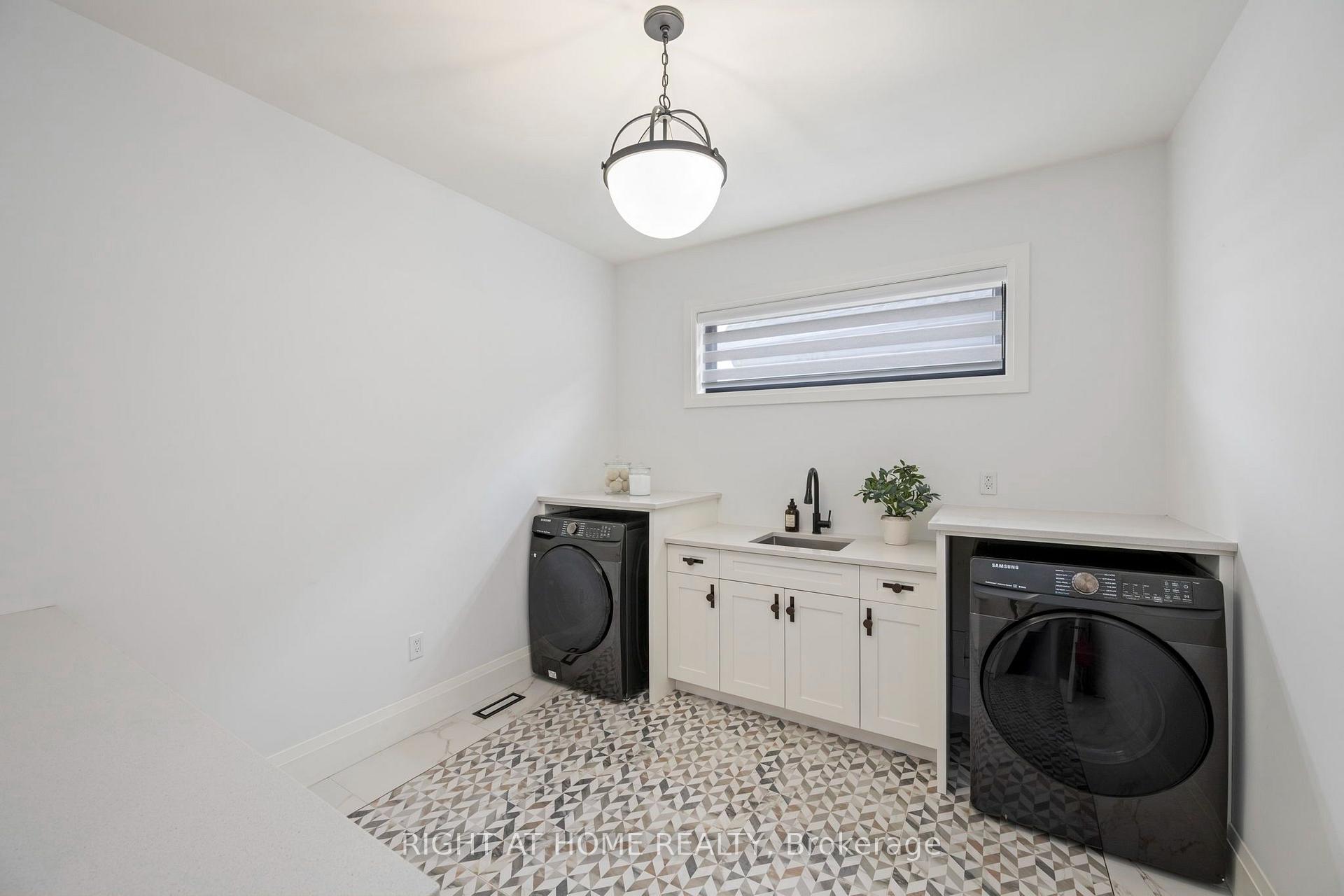 Photo 21 of 3460 Silverleaf Chase, London, South V — HOMEH