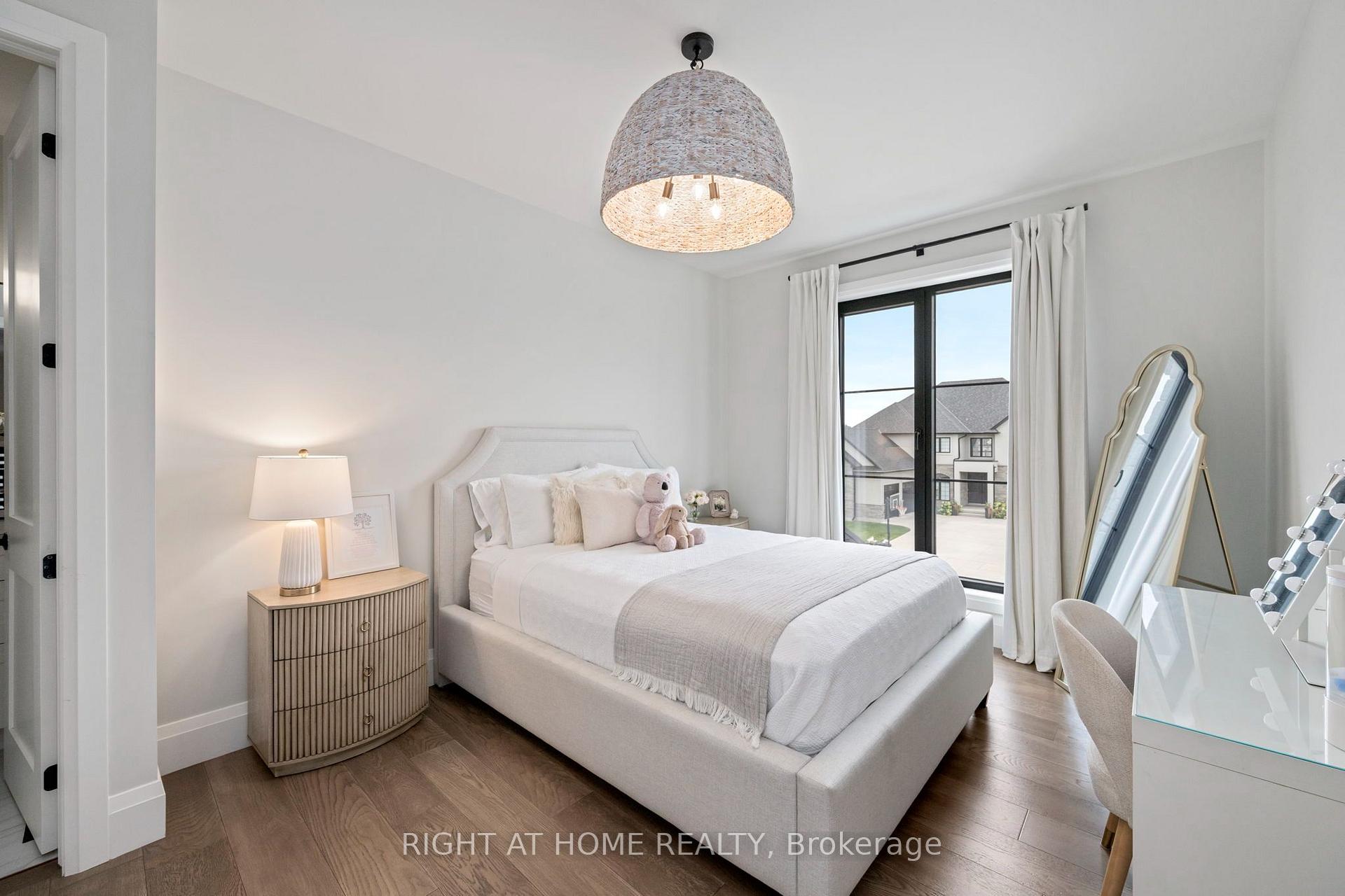 Photo 22 of 3460 Silverleaf Chase, London, South V — HOMEH