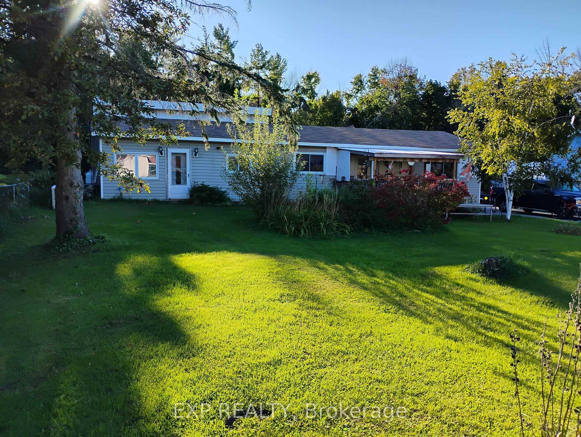 Photo of 4044 Bayview Avenue