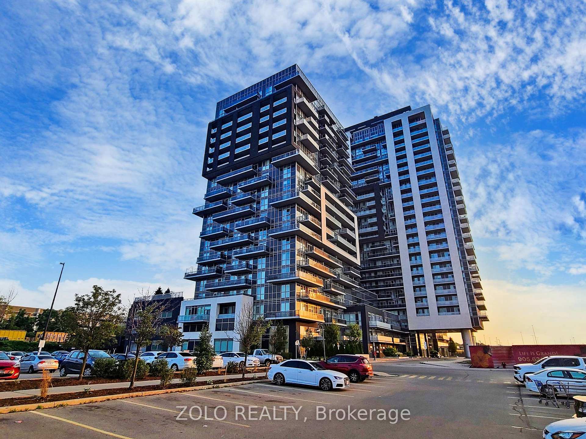 Photo 12 of Unit 201, 2093 Fairview Street, Burlington, Freeman — HOMEH