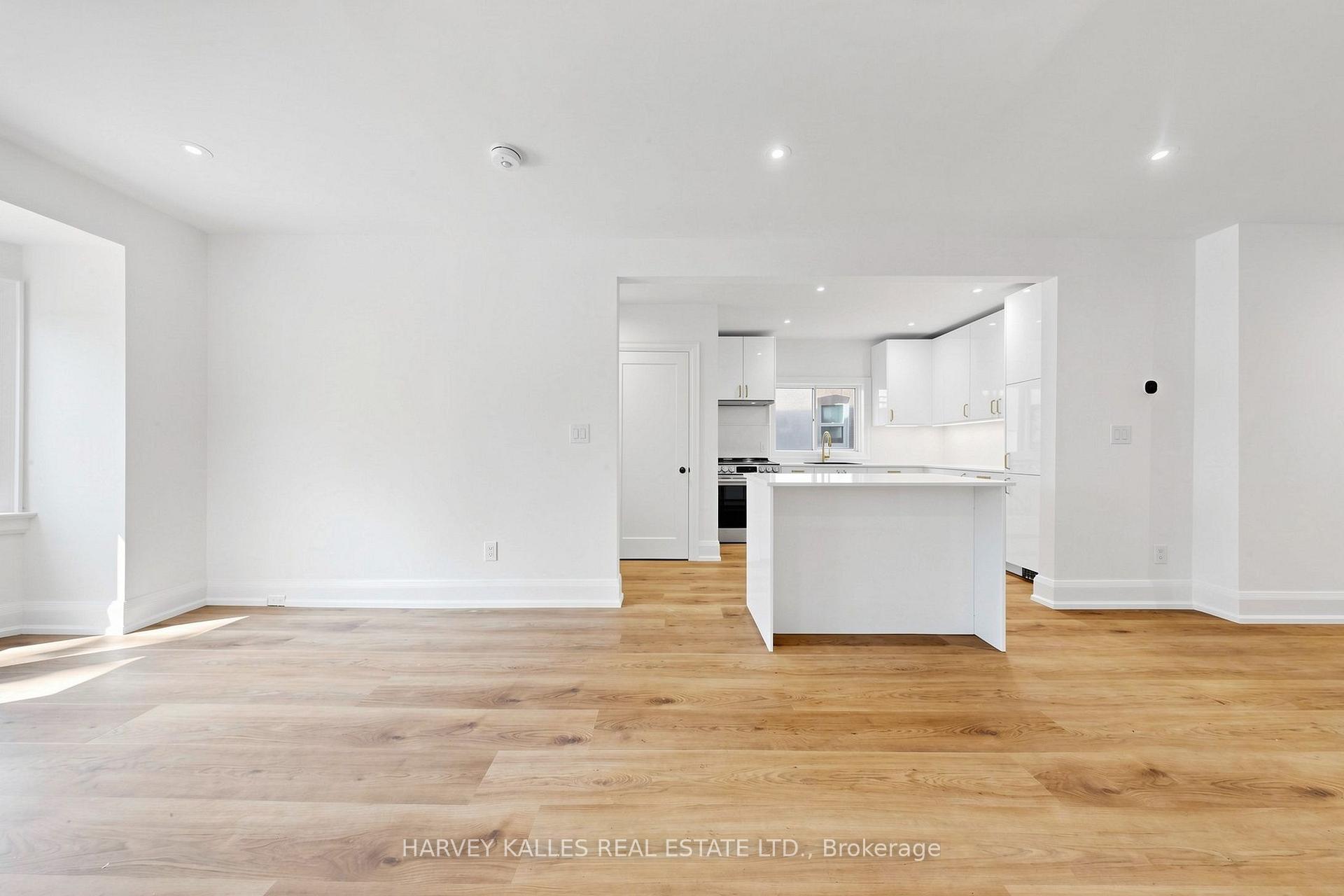 Photo 13 of Unit Main, 7 Tullis Drive, Toronto, Mount Pleasant West — HOMEH