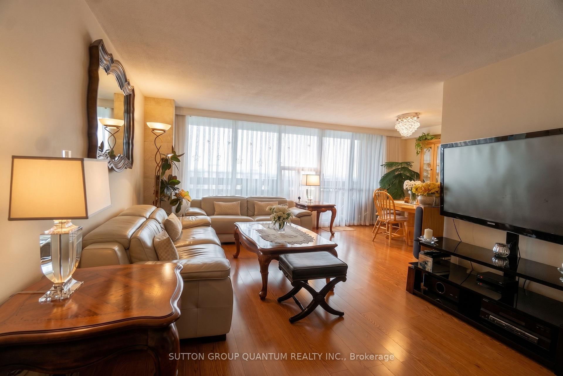 Photo 2 of Unit 1810, 11 Wincott Drive, Etobicoke, Kingsview Village-The Westway — HOMEH
