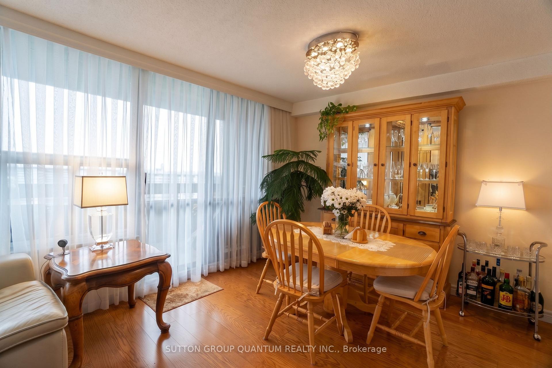 Photo 8 of Unit 1810, 11 Wincott Drive, Etobicoke, Kingsview Village-The Westway — HOMEH