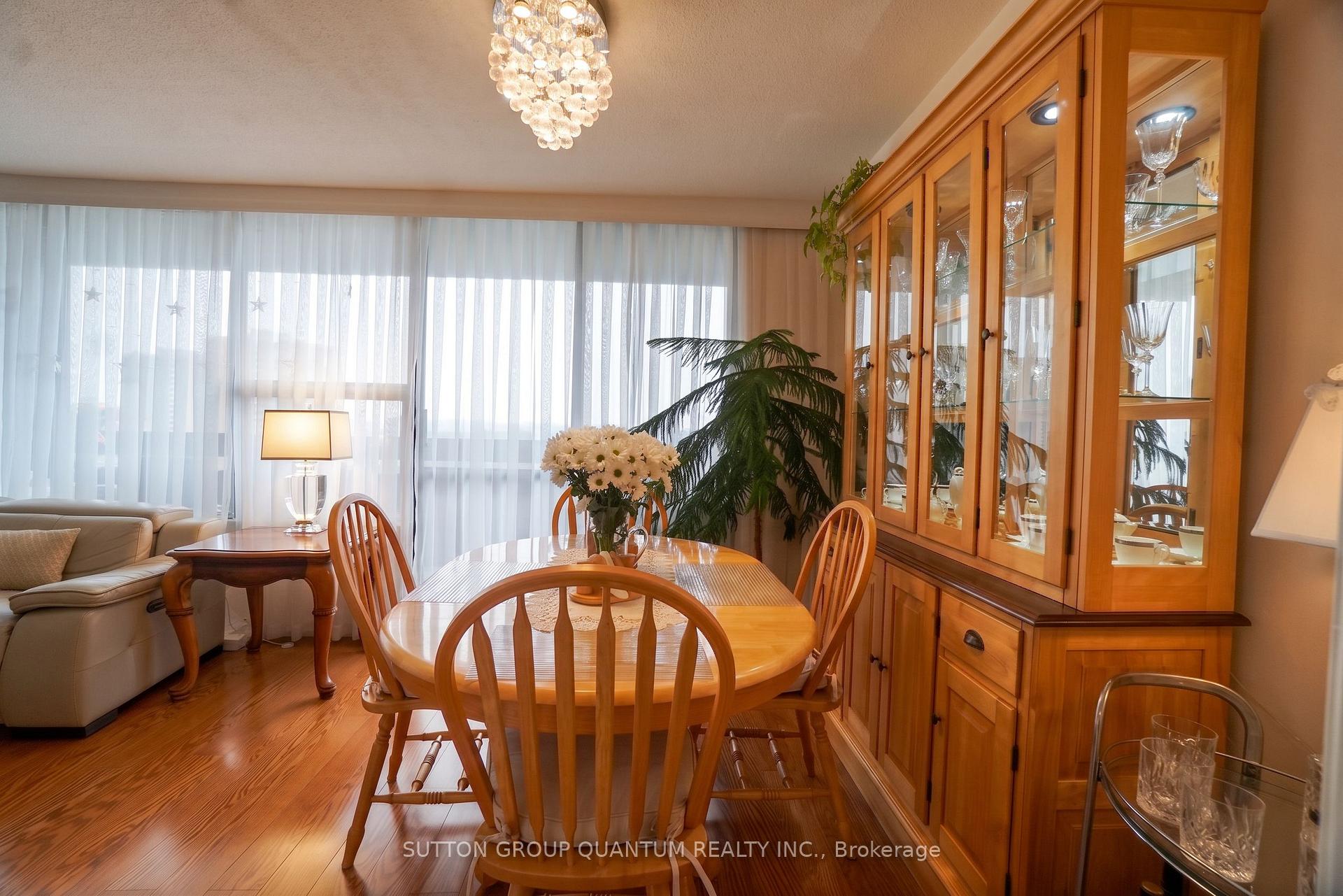Photo 9 of Unit 1810, 11 Wincott Drive, Etobicoke, Kingsview Village-The Westway — HOMEH